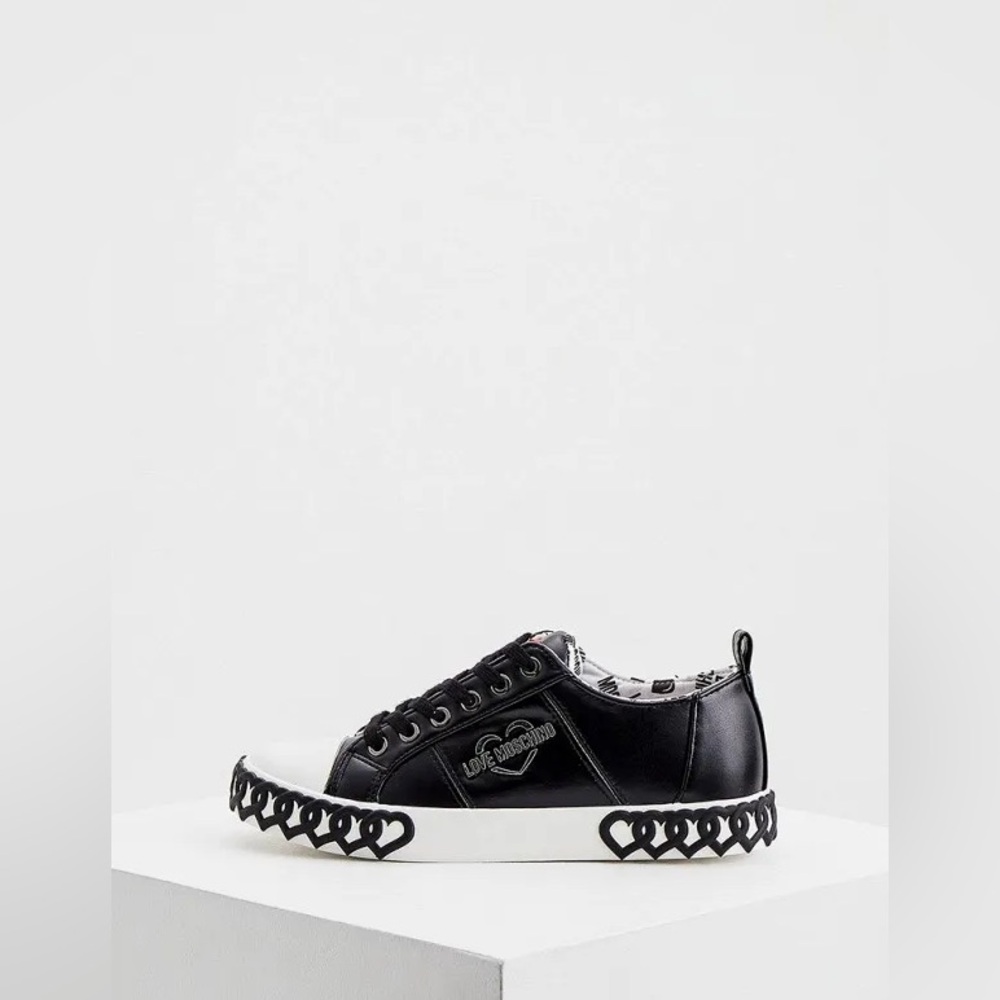 Brand new Love Moschino leather sneakers in box! ✨